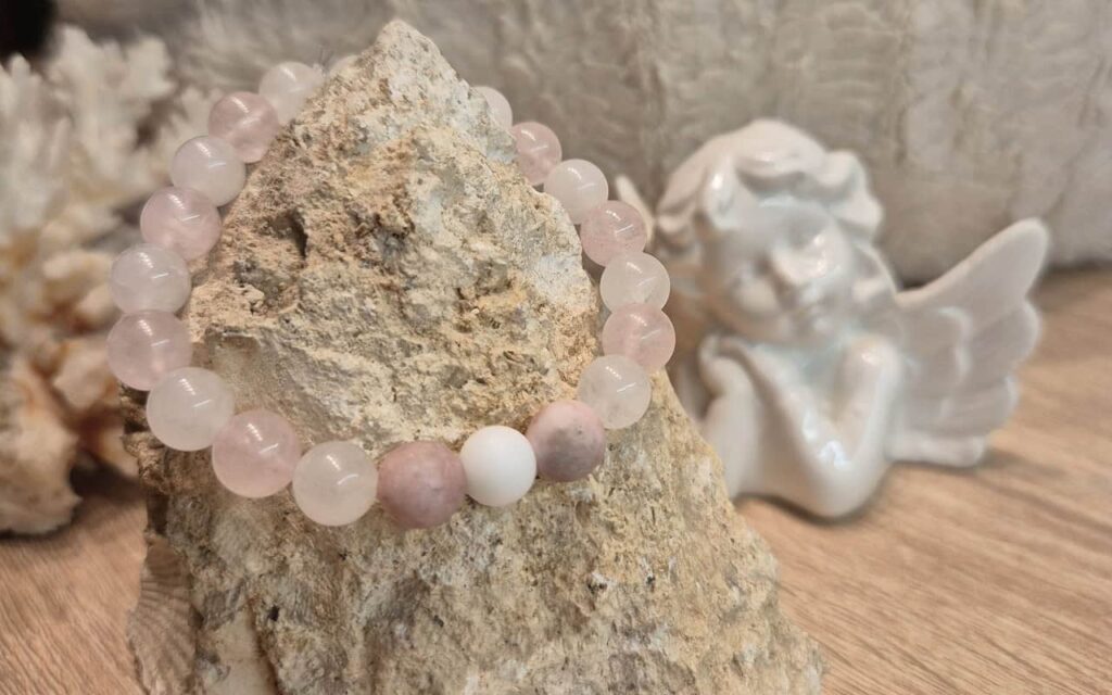 Tiszta érzelem programozott ásványkarkötő a Nyugalomkuckótó 2026